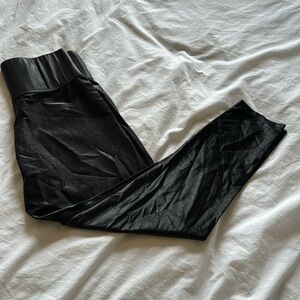 Carbon 38 Legging in Takara Shine